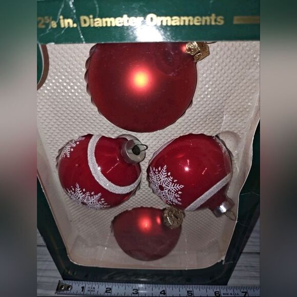 Visions By Holly Christmas Holiday Vintage Red Glass Tree Ornaments Snowflakes - Picture 9 of 9